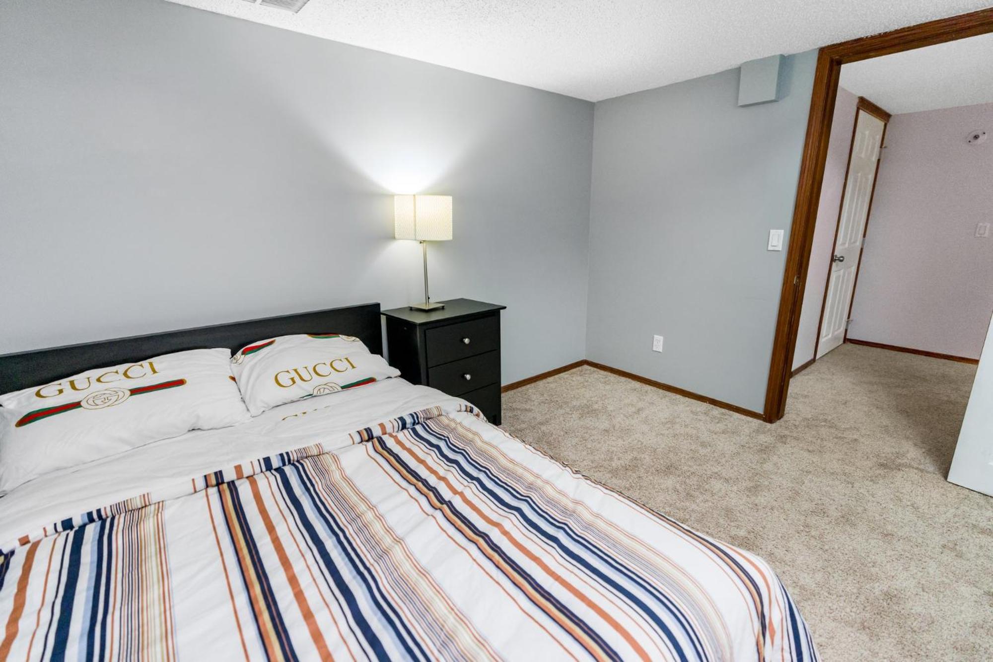 Cozy 2-Bedroom Basement Suite Retreat Κάλγκαρι Εξωτερικό φωτογραφία